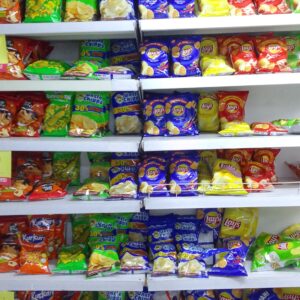 Lay's Potato Chips 82 Gram/115 Gram, American Style Cream & Onion Flavour, Crunchy Chips & Snacks (Weight May Vary)
